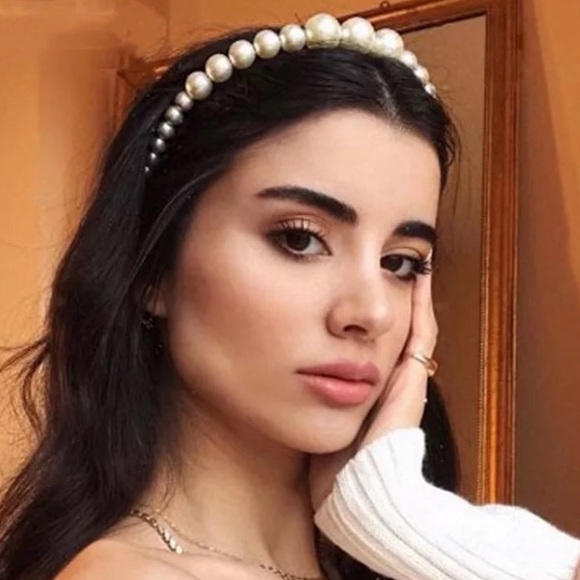 Accessories - ⚜️[𝟯/$𝟮𝟴]⚜️Big Pearl Fancy Beaded Headband NEW